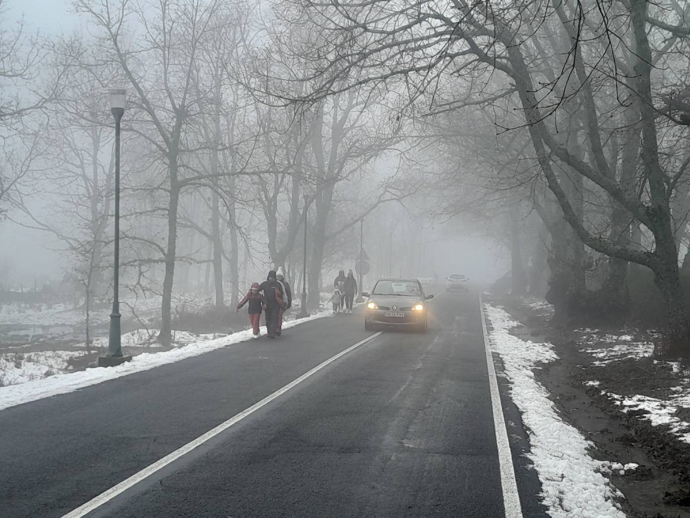 Fotos | Los extremeños aprovechan el domingo para disfrutar de la nieve