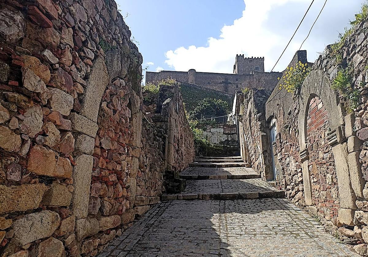 Villa Adentro. Paseo por el barrio gótico judío