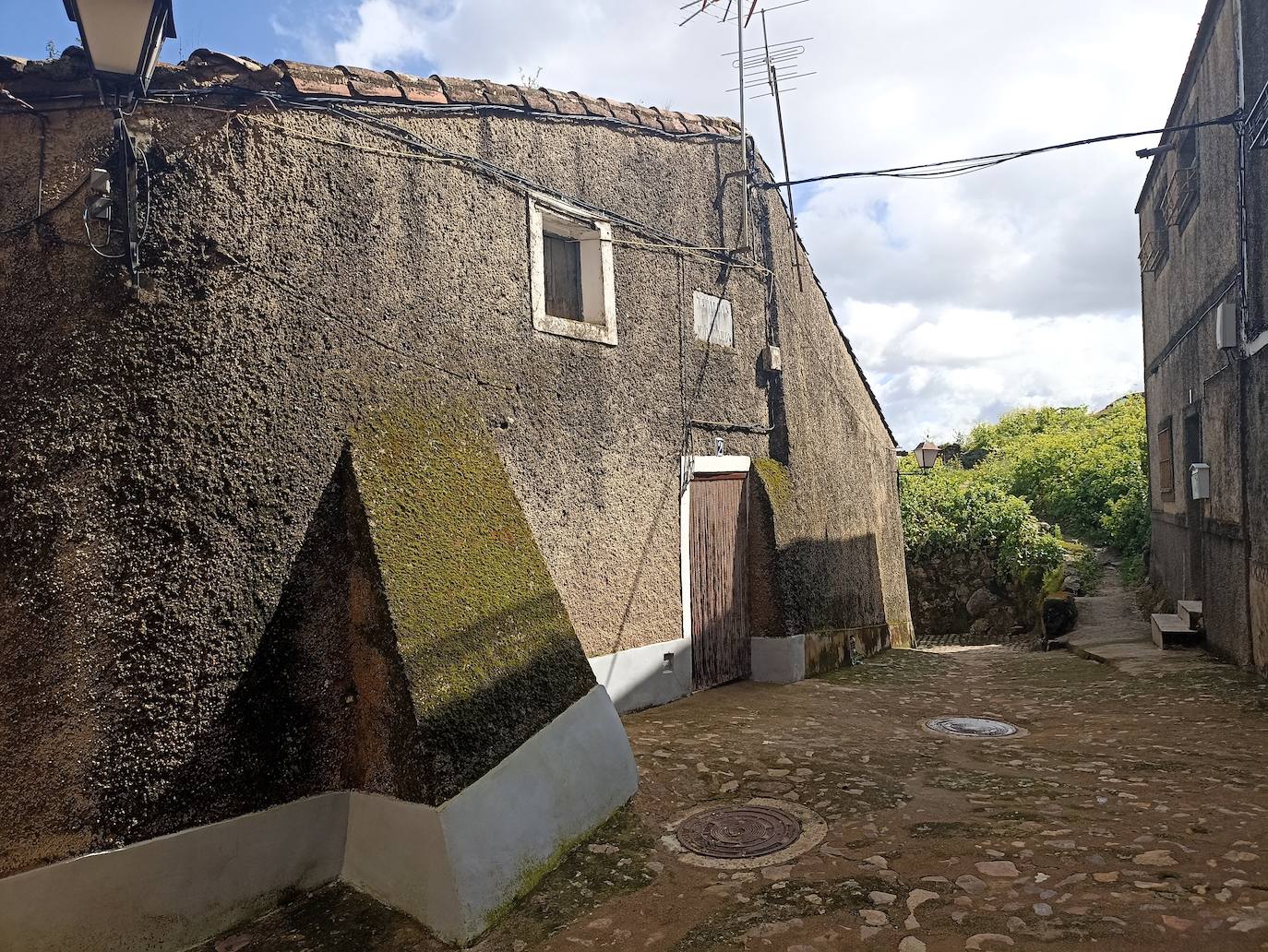 Villa Adentro. Paseo por el barrio gótico judío