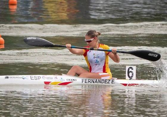 Estefanía Fernández en plena acción durante el Mundial de Piragüismo celebrado en Alemania en 2023.