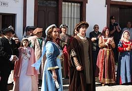 El responsable de encarnar este año la figura de Carlos V ha sido Hugo Barrientos, de la compañía zafrense 'Ateatrados