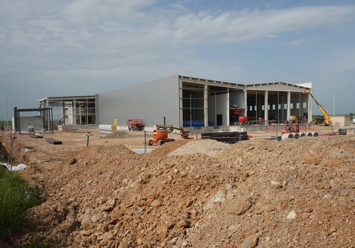 Obras de construcción de la planta de Nutrisens para la elaboración de productos alimentarios clínicos.