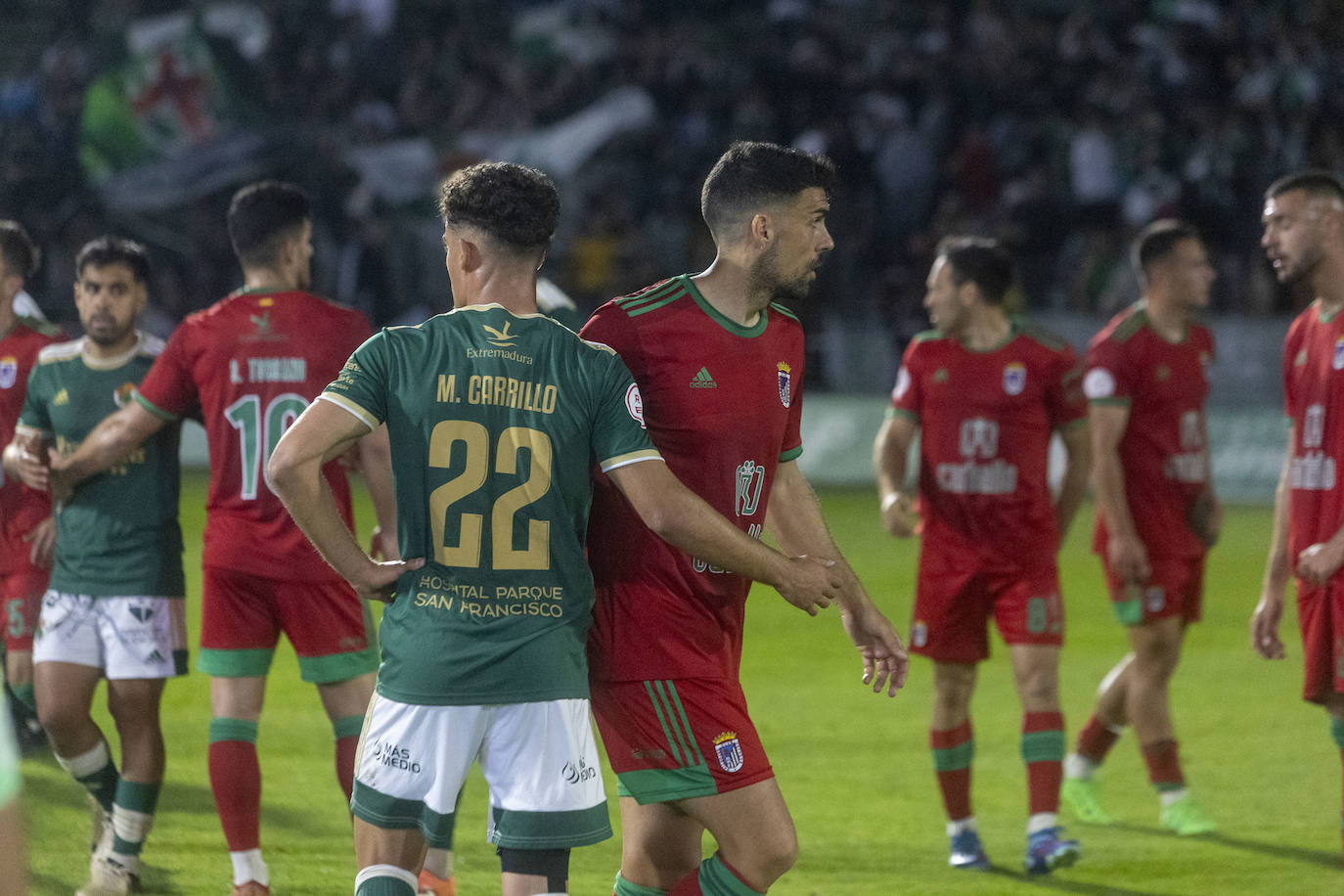 Imágenes del derbi Cacereño-Badajoz