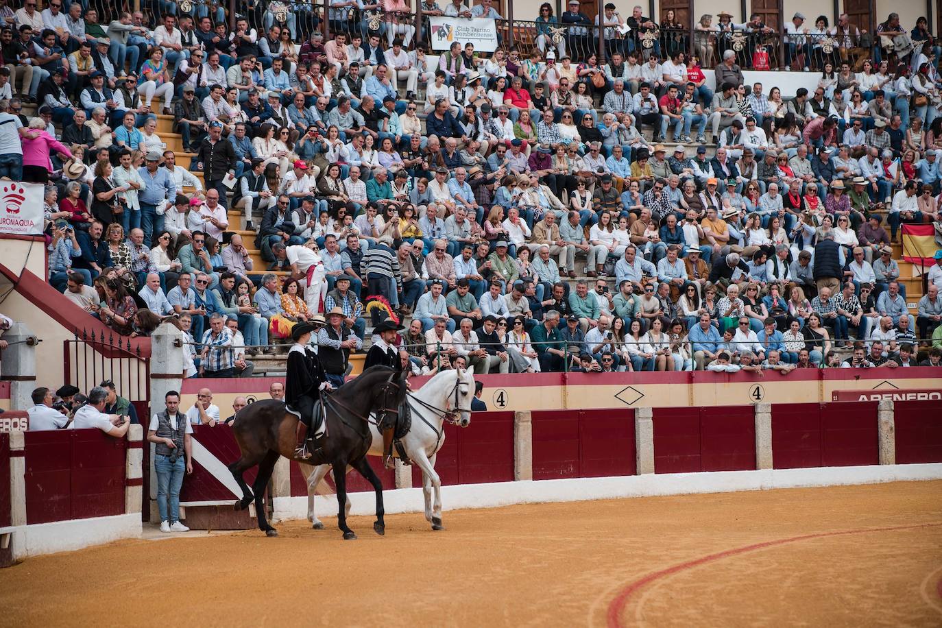 Las mejores imágenes de la corrida de Emilio de Justo, Talavante y Juan Ortega en Almendralejo (I)