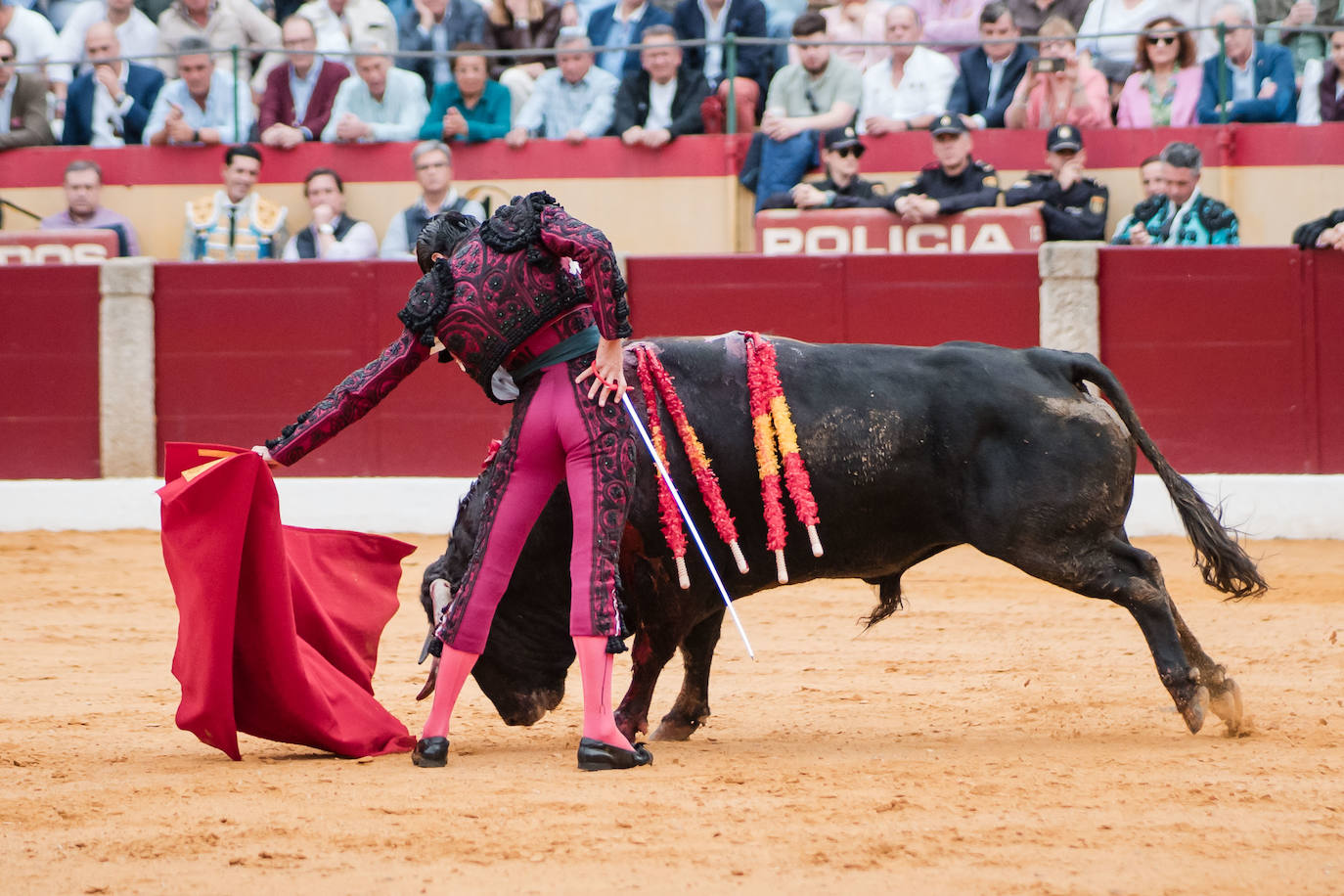 Las mejores imágenes de la corrida de Emilio de Justo, Talavante y Juan Ortega en Almendralejo (I)