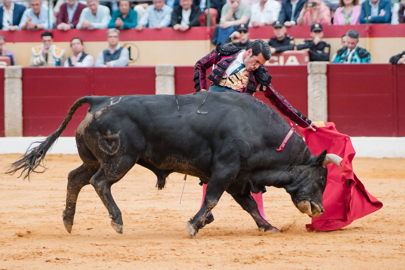 Las mejores imágenes de la corrida de Emilio de Justo, Talavante y Juan Ortega en Almendralejo (I)