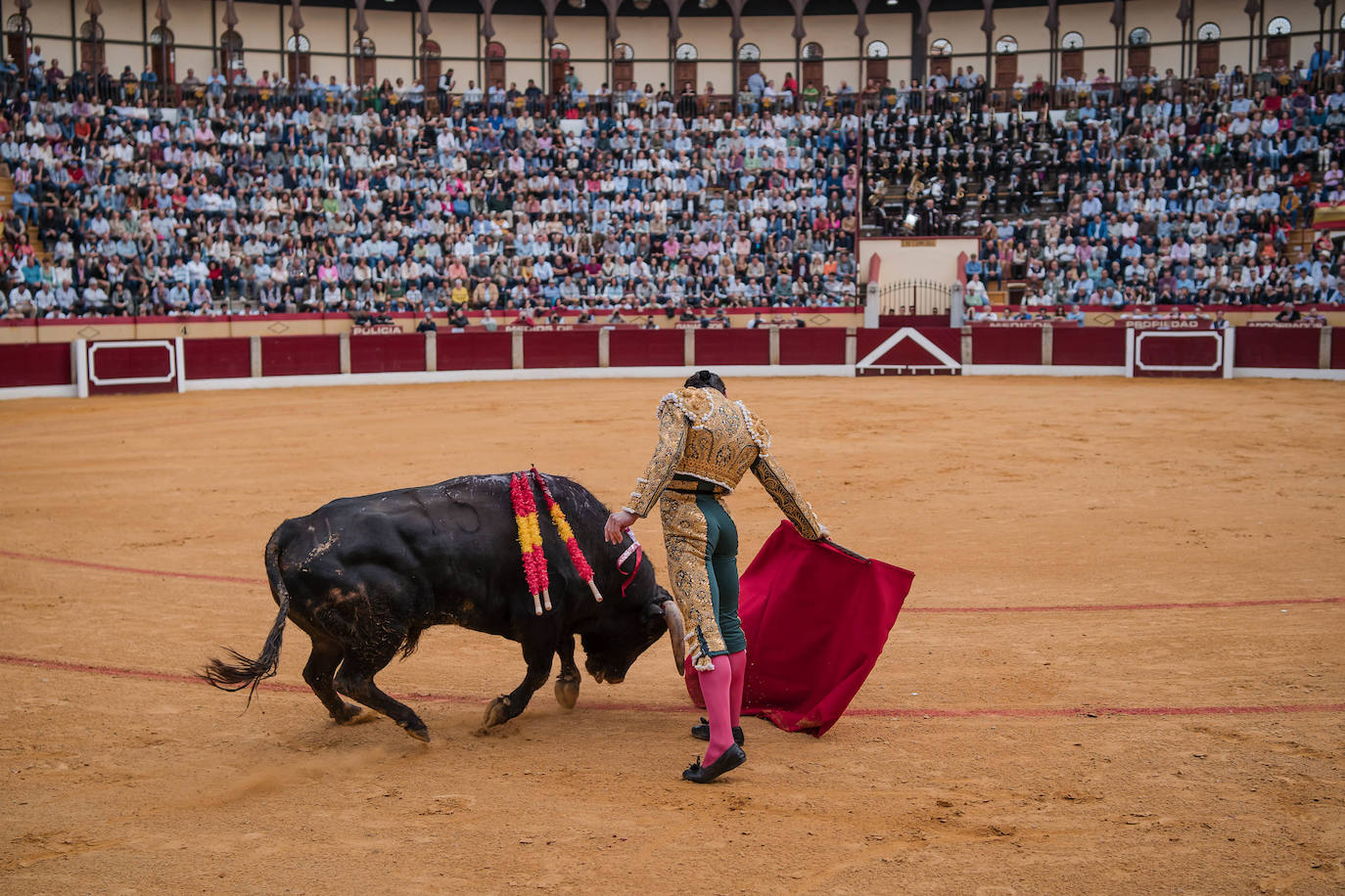 Las mejores imágenes de la corrida de Emilio de Justo, Talavante y Juan Ortega en Almendralejo (I)