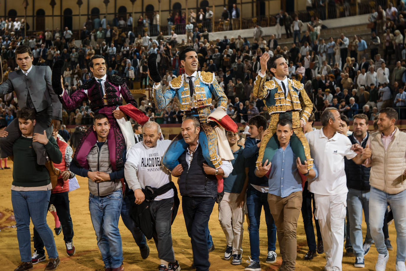 Las mejores imágenes de la corrida de Emilio de Justo, Talavante y Juan Ortega en Almendralejo (II)