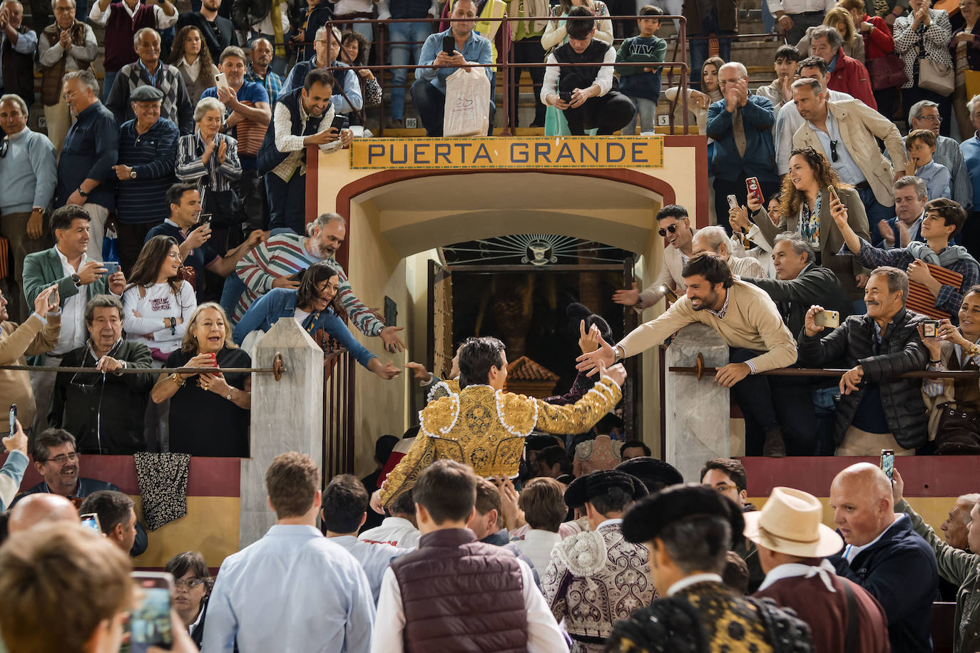 Las mejores imágenes de la corrida de Emilio de Justo, Talavante y Juan Ortega en Almendralejo (II)