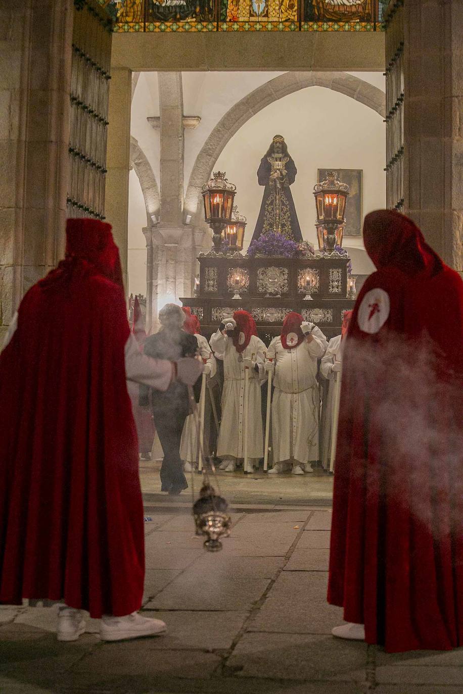 Fotos de la procesión del Lunes Santo en Mérida (I)