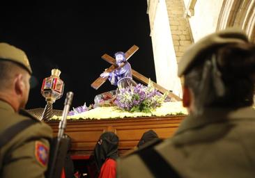 Gélido lunes de carga y costal en Cáceres