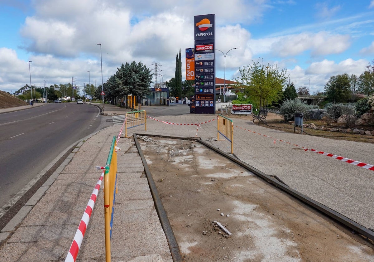 Enlace del nuevo carril bici con el paseo del Rivillas en Circunvalación.