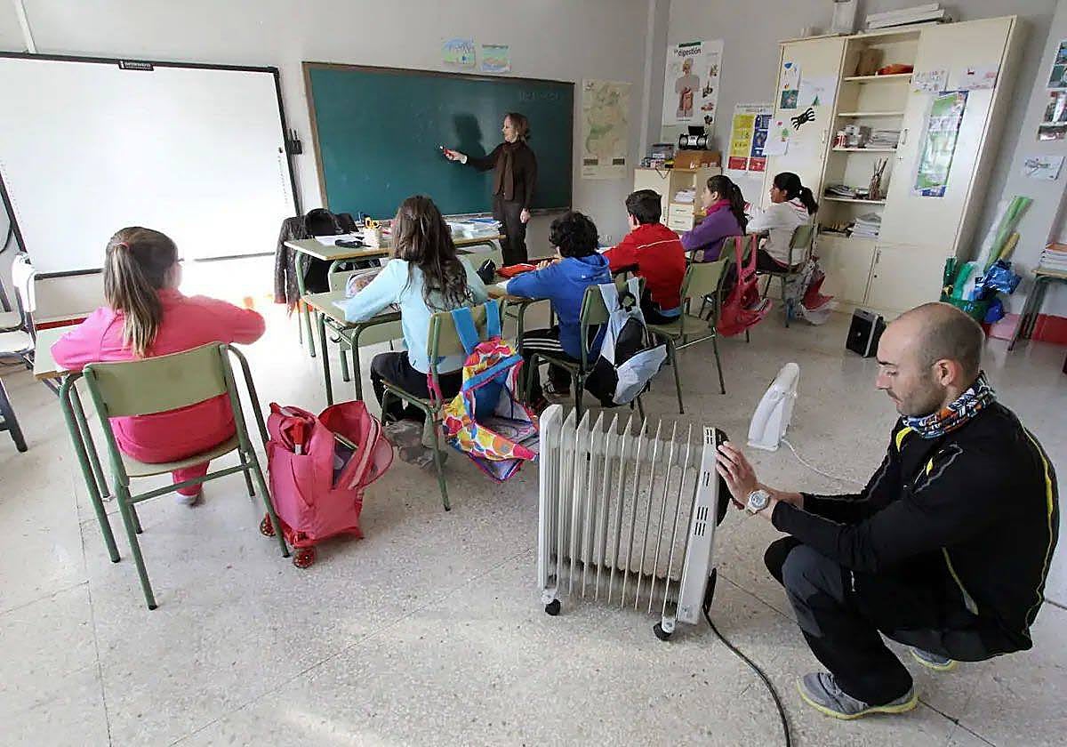 Calefacción eléctrica en un colegio de la región para combatir el frío.