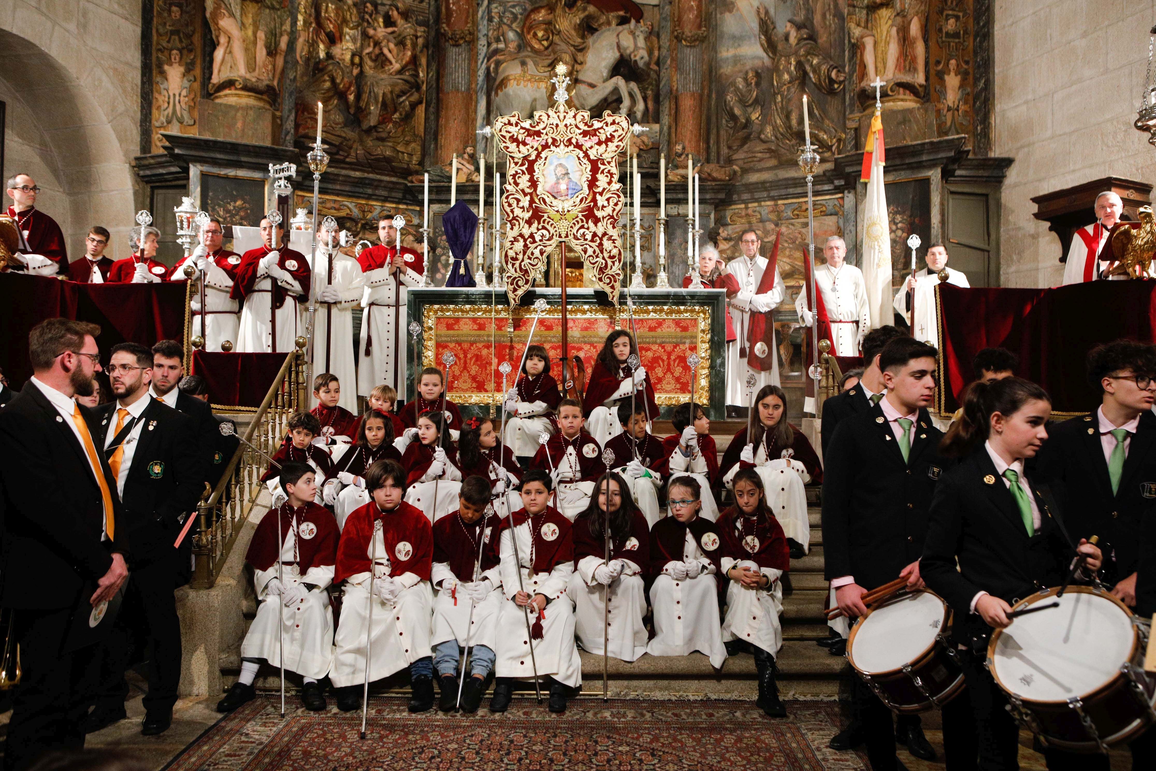 El Jueves Santo comenzó en Cáceres con la suspensión de la Sagrada Cena. 