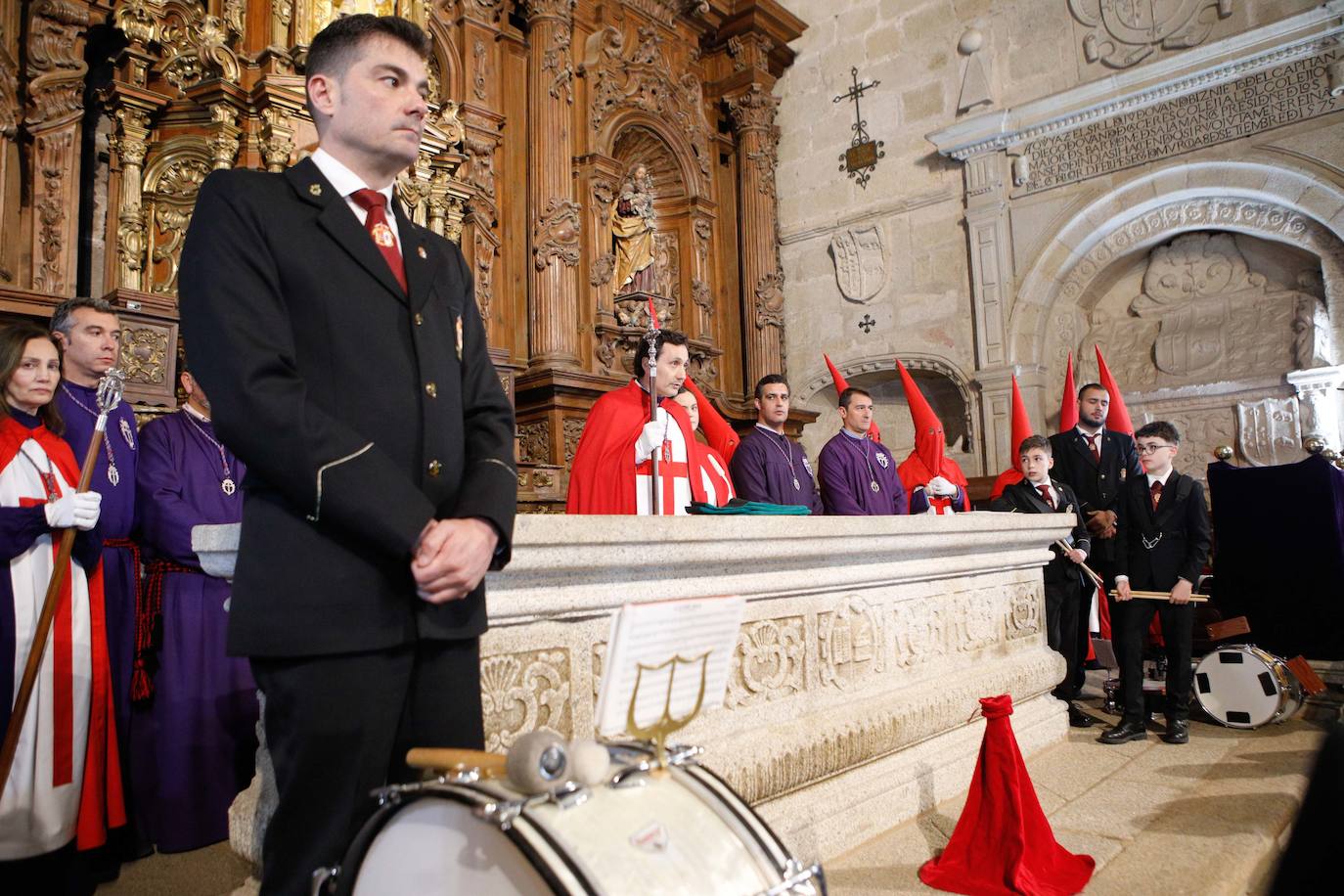 La procesión de la Vera Cruz tampoco pudo salir del templo. 