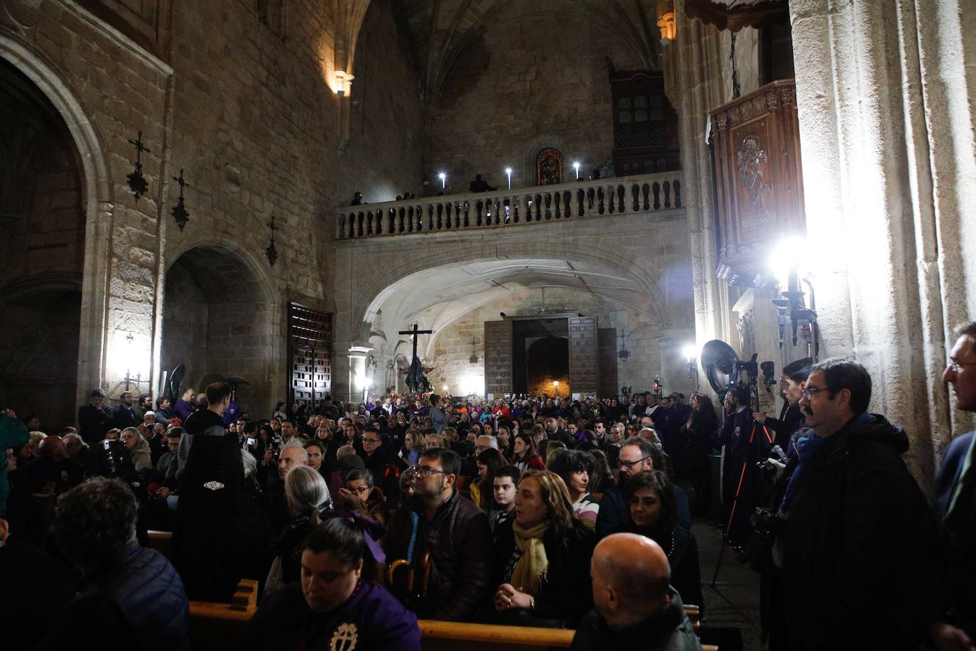 La procesión de la Vera Cruz tampoco pudo salir del templo. 