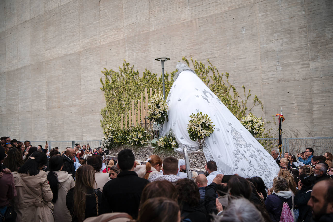 Cofradía de la Paz, en su procesión por Mérida. 