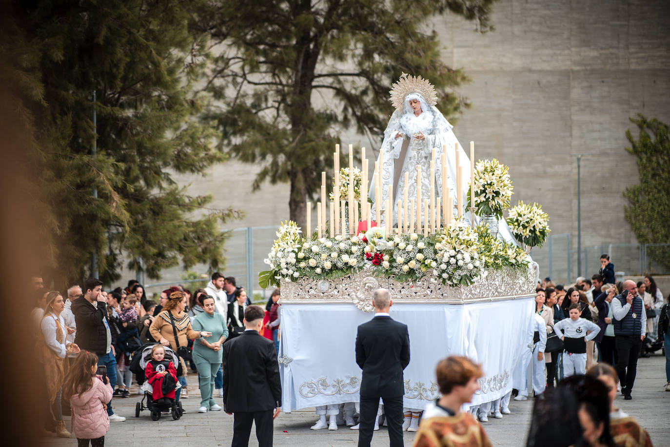 Cofradía de la Paz, en su procesión por Mérida. 