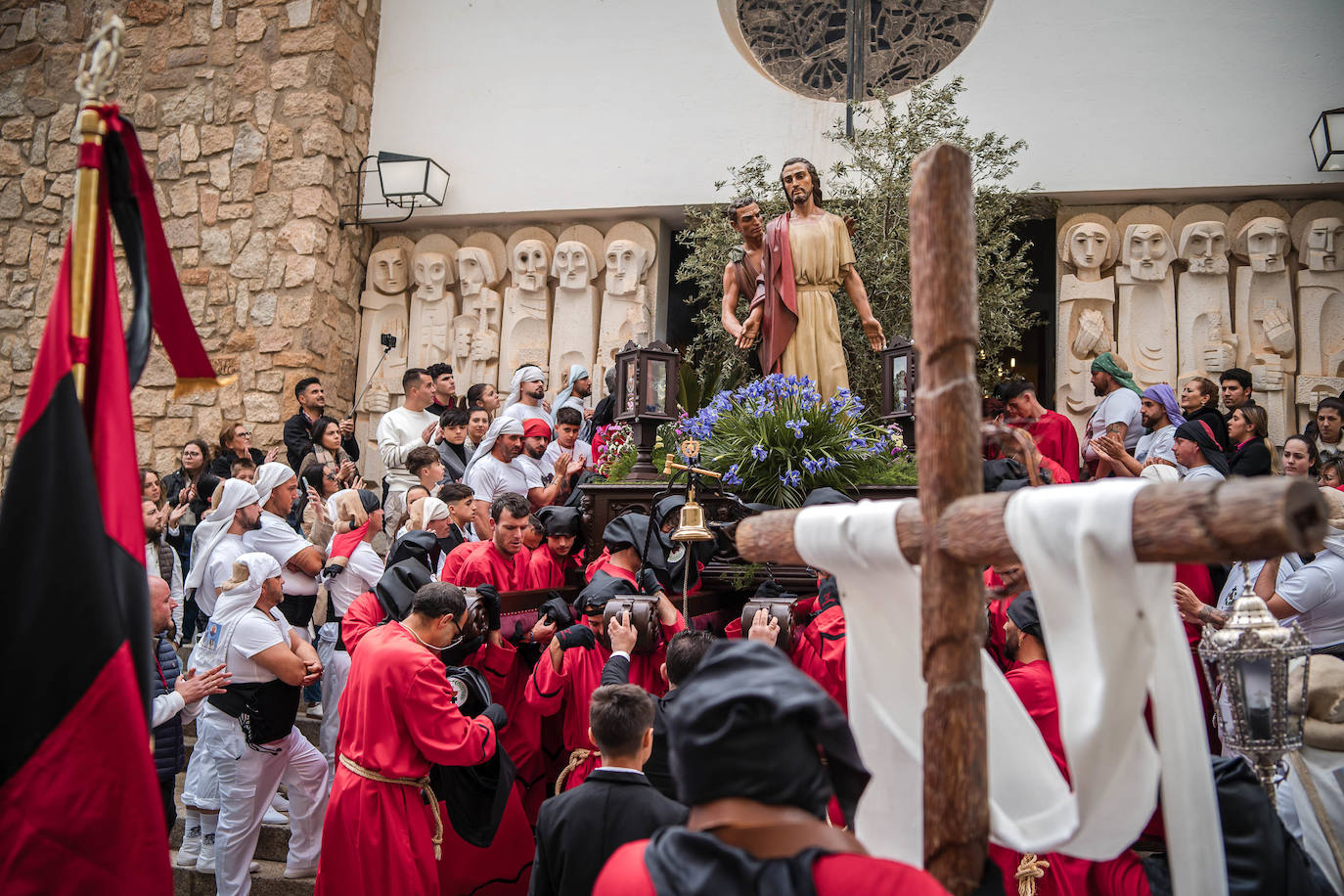 Cofradía de la Paz, en su procesión por Mérida. 