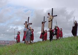 Directo | Con la Crucifixión termina el Vía Crucis en el Cerro de Reyes de Badajoz