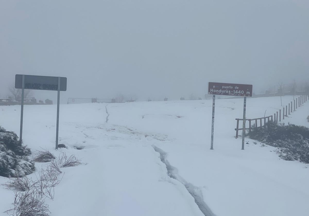 Nieve acumulada en el Puerto de Honduras.