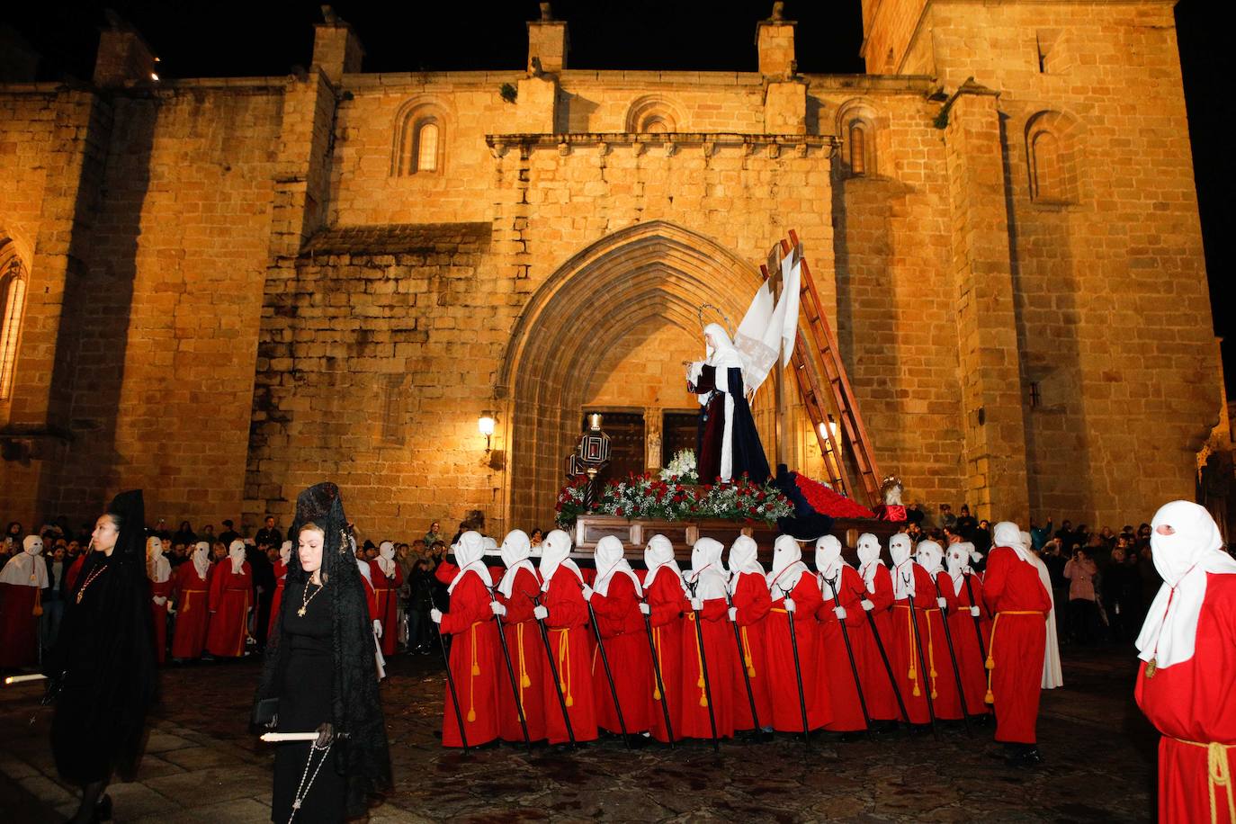 Sábado Santo de Cáceres, en imágenes