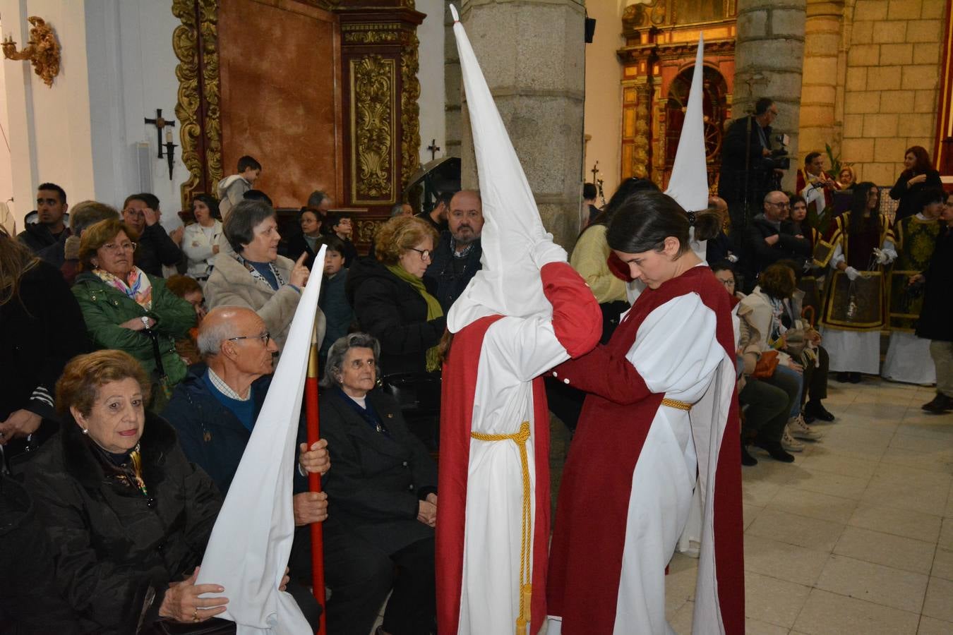 Las procesiones del Viernes Santo se quedaron en los templos