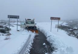 La nieve corta el tráfico en el puerto de Honduras y el pico Villuercas