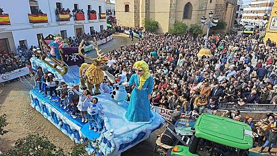 El sol brilló en el gran desfile de la Romería de Piedraescrita