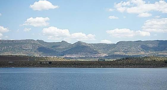 Las lluvias caídas en los últimos días, siguen dando buenas noticias para la Presa de Los Molinos y en estos momentos está al 35,29% de su capacidad, almacenando 16,27 h3