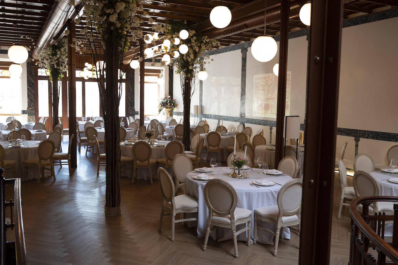 Imágenes del edificio de las Tres Campanas