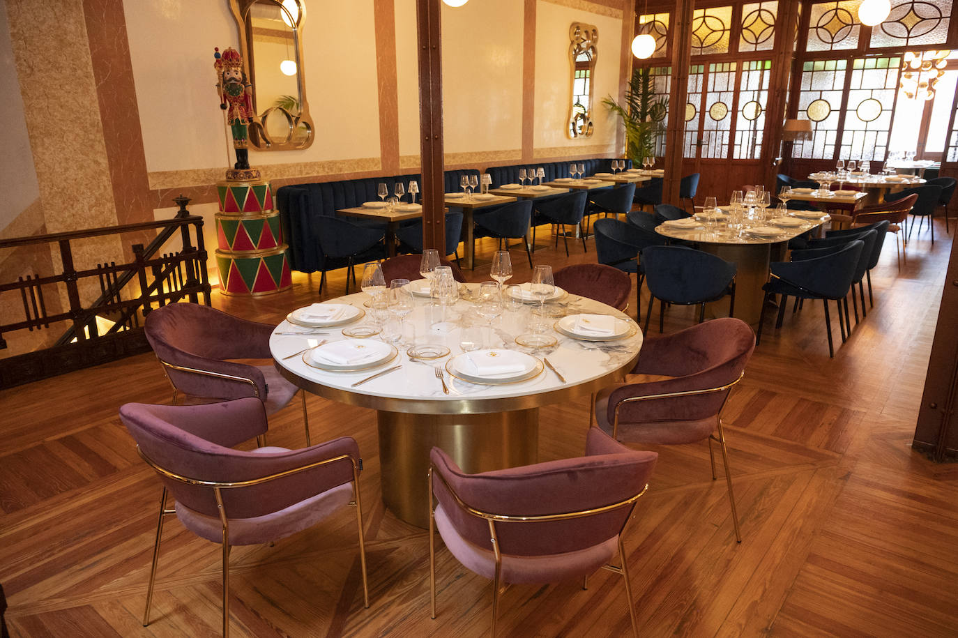 Imágenes del edificio de las Tres Campanas