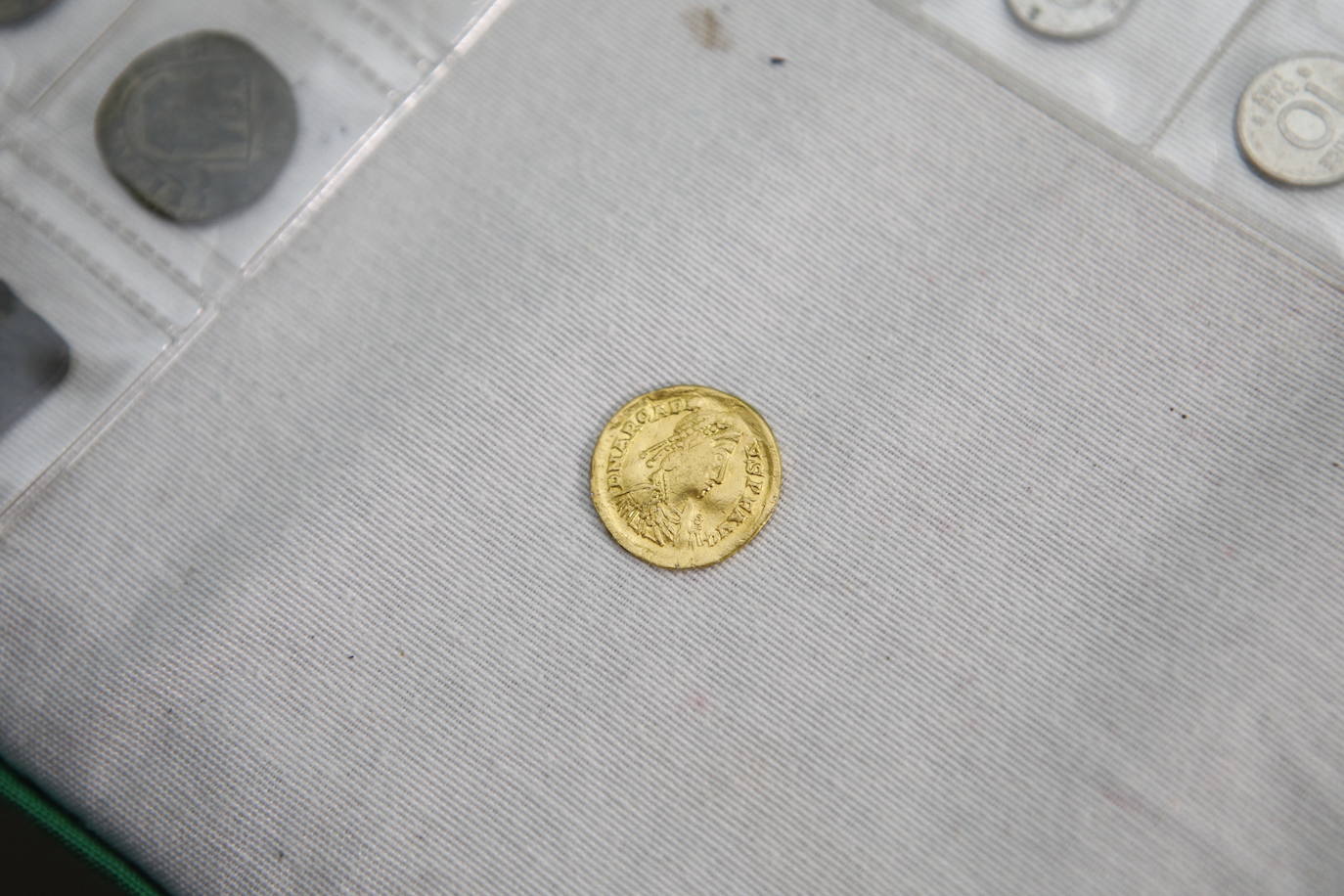 Imágenes (II) de las piezas arquelógicas recuperadas por la Guardia Civil