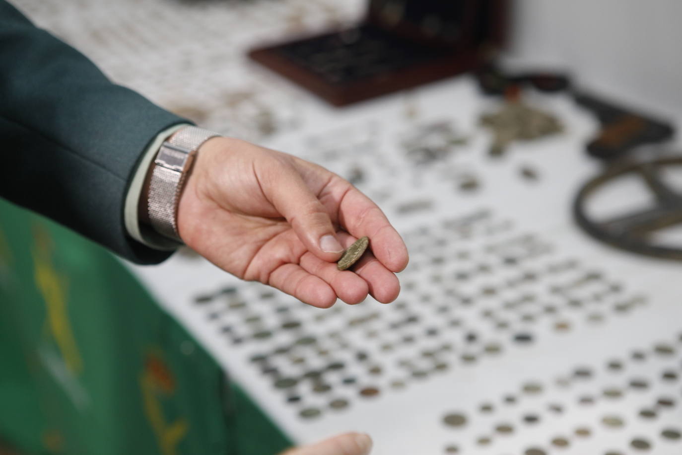 Imágenes (II) de las piezas arquelógicas recuperadas por la Guardia Civil