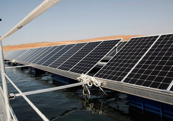 Planta solar fotovoltaica flotante Sierra Brava
