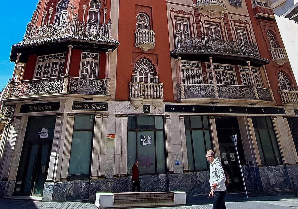 A La Giralda le sale pretendiente hostelero