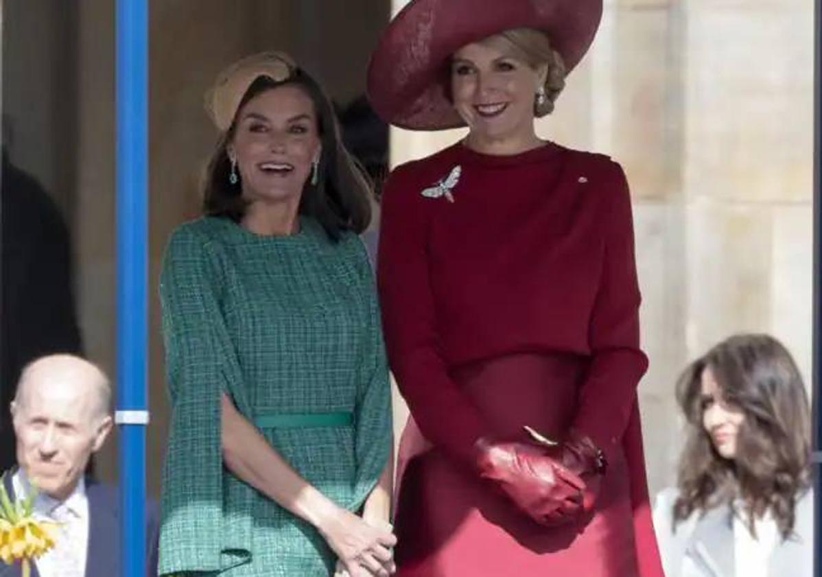 Imagen principal - Letizia y Máxima con sus respectivos looks.