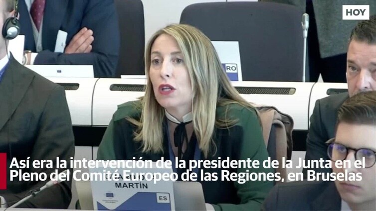 La presidenta de la Junta de Extremadura se reafirma en el apoyo de su gobierno a las familias de acogida de menores