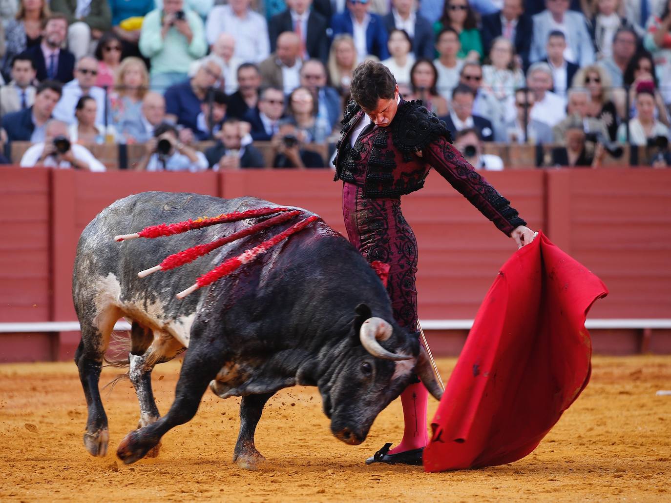 Emilio de Justo, triunfador de la tarde en Sevilla