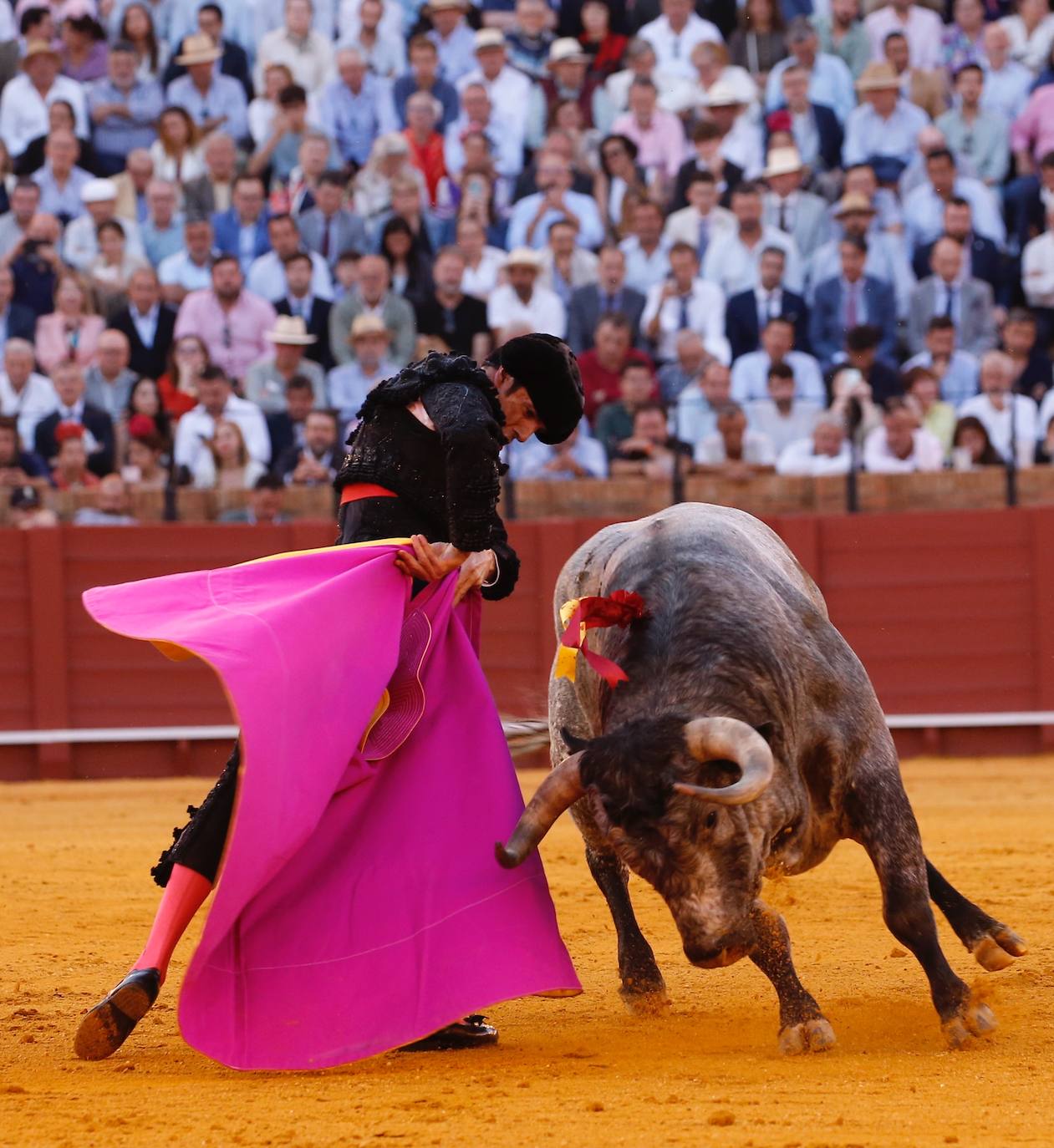 Emilio de Justo, triunfador de la tarde en Sevilla