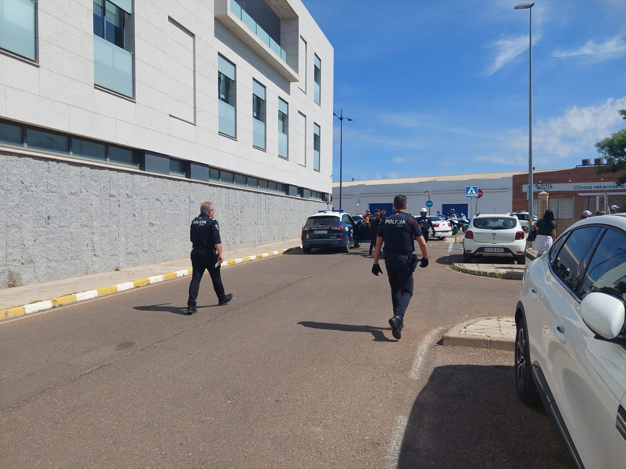 La persecución policial en Almendralejo, en imágenes