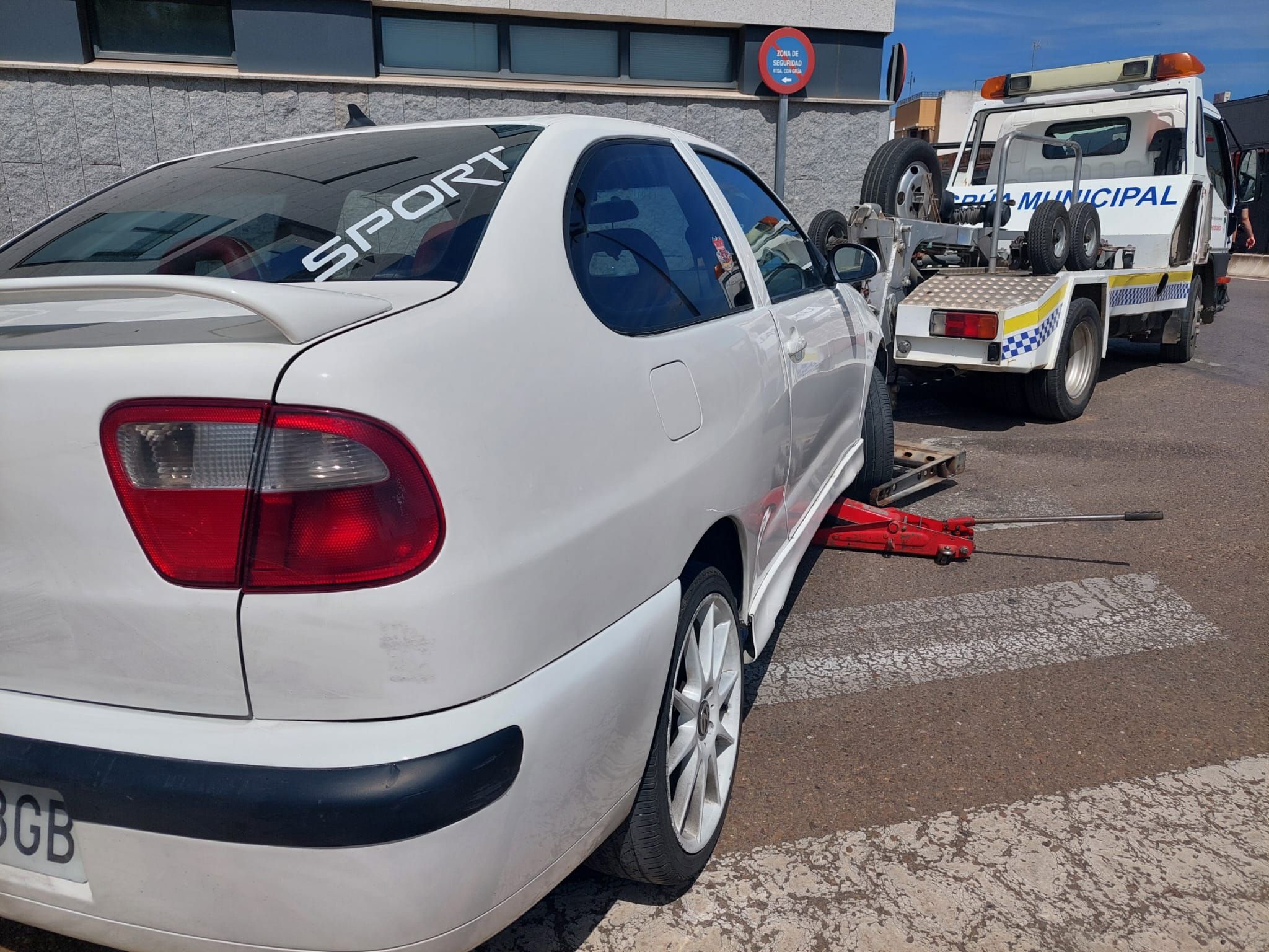 La persecución policial en Almendralejo, en imágenes