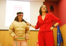 La Boticaria García presentó en la biblioteca de Cáceres el libro 'Tu cerebro tiene hambre'
