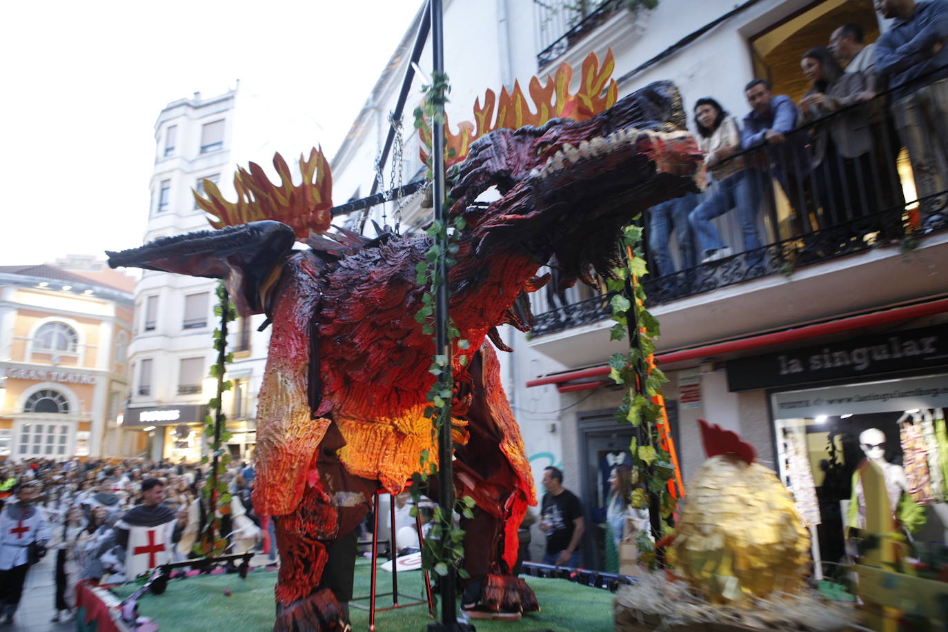 Las mejores imágenes del desfile de San Jorge en Cáceres