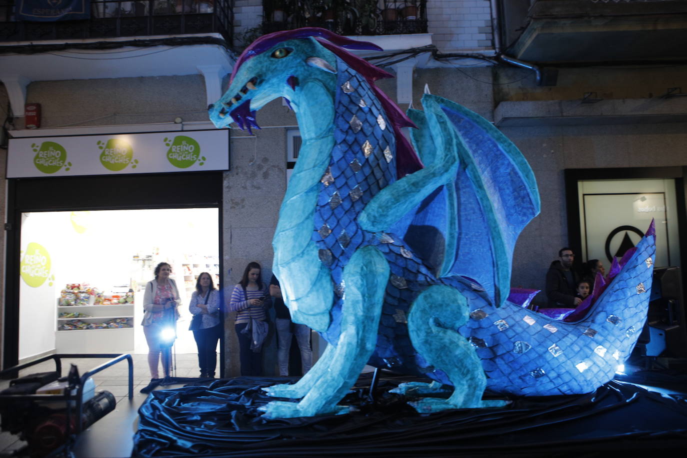 Las mejores imágenes del desfile de San Jorge en Cáceres