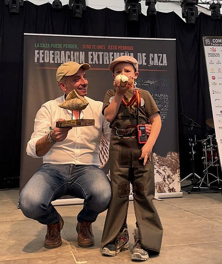 Imagen secundaria 2 - El IX Día del Cazador Extremeño congregó este fin de semana a miles de personas en Hornachos