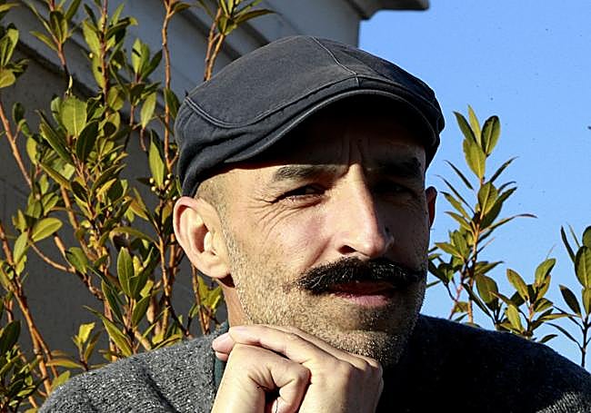 Nació el 1972 en Olivenza.