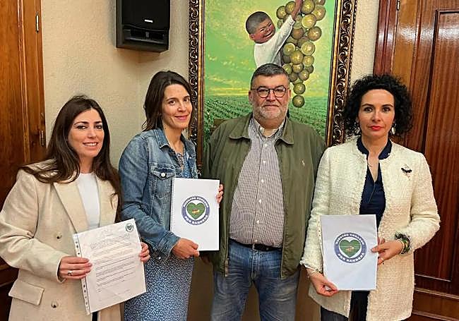 Visita al Ayuntamiento de Los Santos de Maimona.