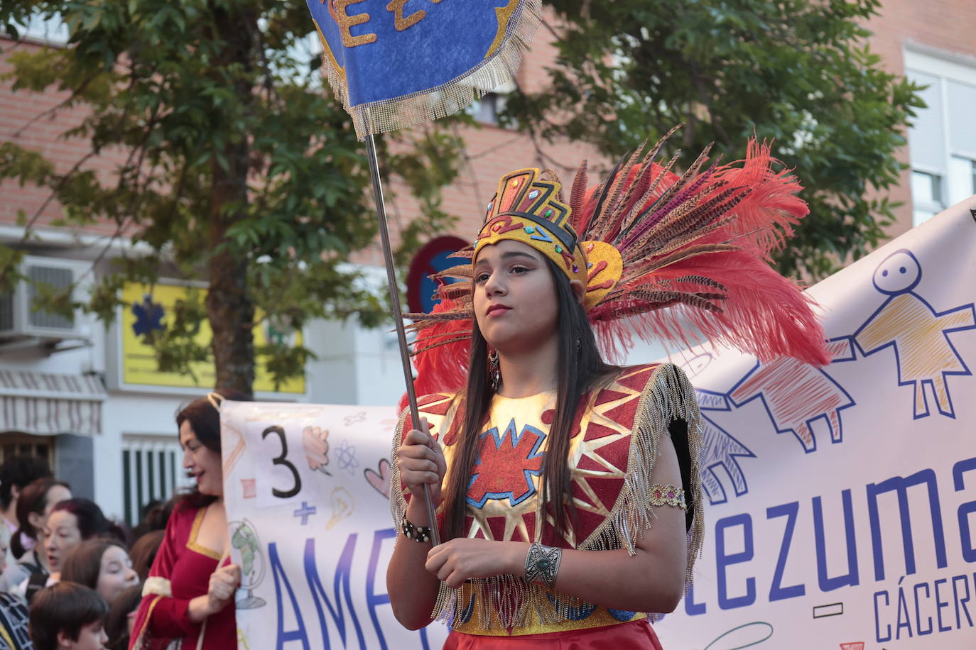 Imágenes del desfile de San Jorge en Cáceres