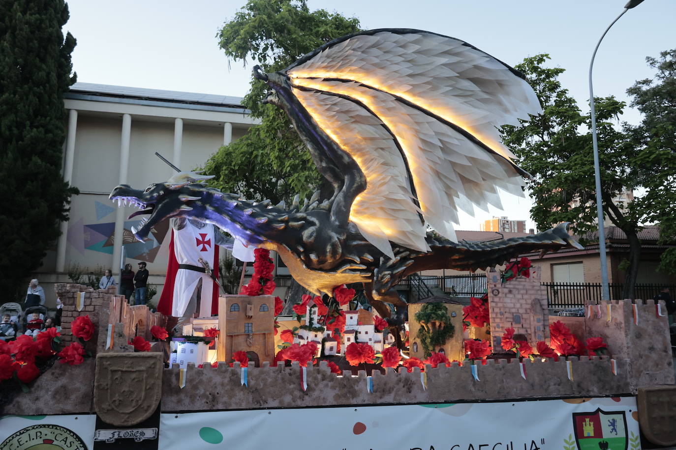 Imágenes del desfile de San Jorge en Cáceres